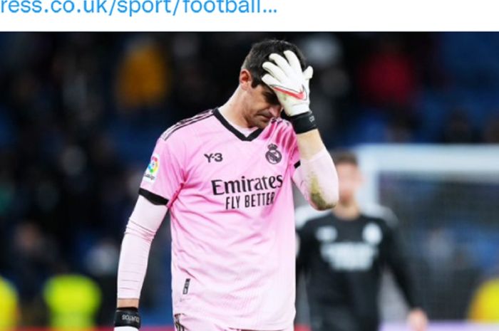 Ekspresi kekecawaan kiper Real Madrid, Thibaut Courtois, usai mengalami kekalahan di laga El Clasico melawan Barcelona pada Senin (21/3/2022) dini hari WIB.