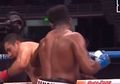 VIDEO - Pukulan Petinju Kuba Bikin Lawan KO Sampai Terlempar dari Ring