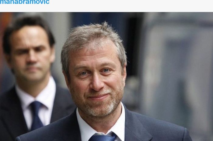 Pemilik Chelsea, Roman Roman Abramovich (depan).
