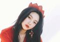 Fashion Outfit Warna Merah Ala Joy ‘Red Velvet’. Manis Banget!