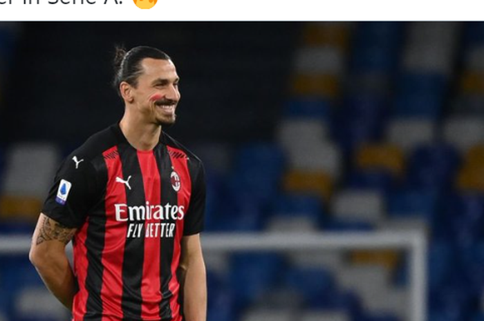 Zlatan Ibrahimovic mencetak satu gol yang buat AC Milan untuk sementara unggul 1-0 atas Napoli.