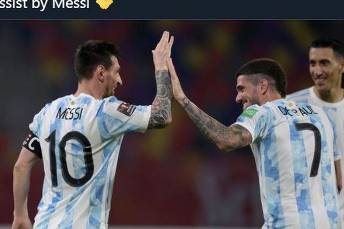 Lionel Messi bersama Rodrigo De Paul bekerja sama menghasilkan gol Argentina ke gawang Ekuador di Copa America 2021.
