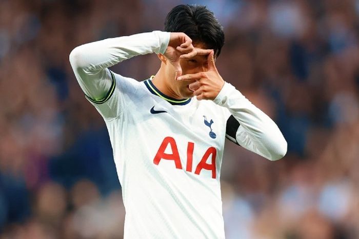 Selebrasi pemain Tottenham Hotspur, Son Heung-min usai mencetak gol ke gawang Leicester City pada lanjutan Liga Inggris musim 2022-2023 di Tottenham Hotspur Stadium, London, Sabtu (17/9/2022).