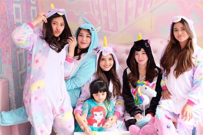 Cantiknya Ponakan Ashanty Curi Perhatian Publik