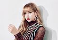 3 Kali Outfit Lisa BLACKPINK Mirip dengan Dancer Jennie, Fans Geram!
