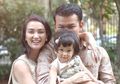 Gemasnya Salma Dewanto Memakai Baju yang Didesain Anak Ersa Mayori