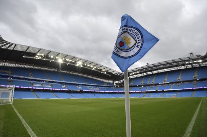  Manchester City dikabarkan mengadakan rapat darurat dengan para staf di tengah penyidikan kasus pelanggaran finansial klub. 
