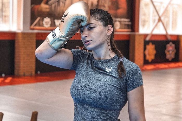 Liana Jojua, sosok petarung wanita ang akan meriahkan laga UFC 242 pada Sabtu (7/9/2019) malam waktu Amerika Serikat