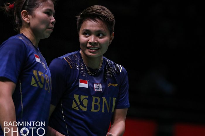 Pasangan ganda putri Indonesia, Greysia Polii/Apriyani Rahayu, saat bertanding melawan wakil Kanada, Rachel Chan/Catherine Choi, pada penyisihan Grup C Sudirman Cup 2021 di Energia Areena, Vantaa, Finlandia, Senin (27/9/2021).