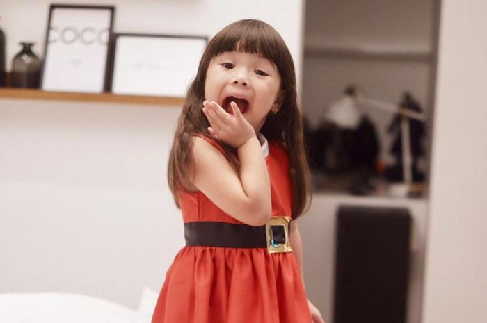 Gempita dengan balutan dress merah
