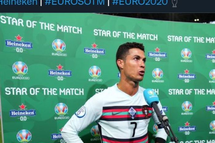 Cristiano Ronaldo terpilih sebagai pemain terbaik laga Euro 2020 Hungaria vs Portugal versi penyelenggara.