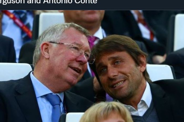 Antonio Conte dan eks pelatih Manchester United, Sir Alex Ferguson, saat berada dalam satu tribune di stadion.