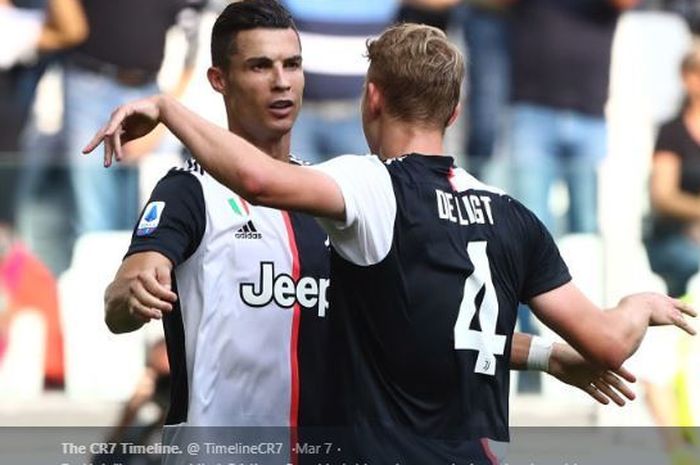 Megabintang Juventus, Cristiano Ronaldo (Kiri) saat melakukan perayaan gol bersama Matthijs de Ligt.