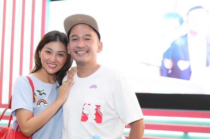 Perjuangan Ruben Onsu Persembahkan Kejutan Anniversary untuk Sarwendah, Sewa Atrium Mal dan 30 Penar