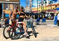 Bak Penduduk Lokal, Begini Suasana Sergio Ramos & Istri Saat Wisata ke Los Angeles