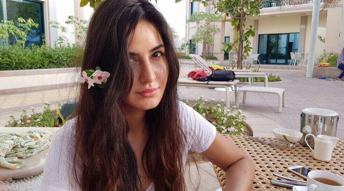 Katrina Kaif terlihat tetap cantik walau tanpa menggunakan make up