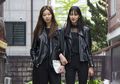 8 Inspirasi Fashion Edgy dengan Leather Jacket Untuk Magang