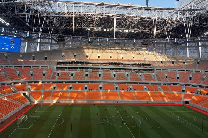 Pertandingan Indonesia All Star U-20 lawan Bali United U-18 dalam laga lanjutan International Youth Championship 2021, di Jakarta International Stadium, Sunter, Jakarta, Juamt (15/4/2022).