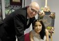 Melamar Kekasihnya Setiap Hari Selama 14 Tahun, Perempuan Ini Akhirnya Menikah Juga