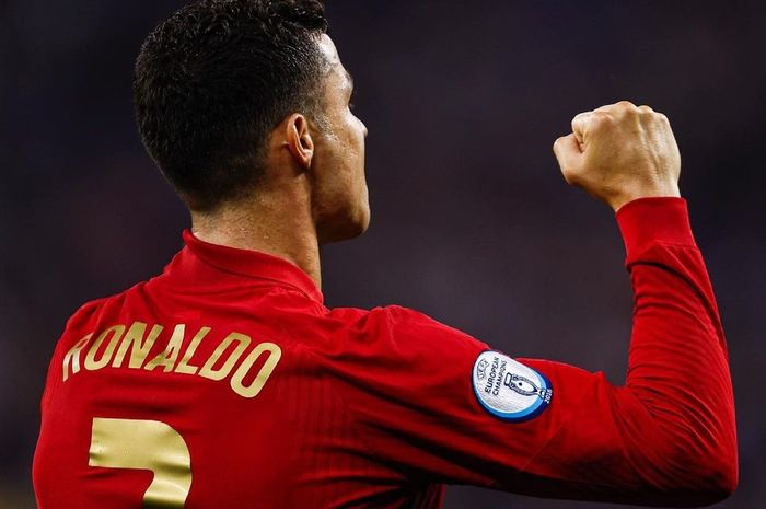 Cristiano Ronaldo menanggapi rumor mengenai dirinya yang dikatakan akan hengkang dari Juventus.
