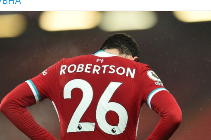 Bek Liverpool, Andy Robertson, tertunduk lesu usai timnya dikalahkan 0-1 oleh Brighton and Hove Albion di kandang sendiri, Stadion Anfield, dalam laga Liga Inggris pekan ke-22.