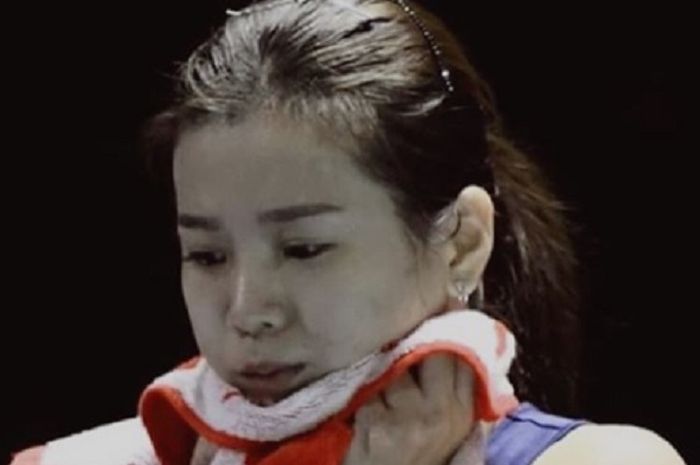 Pebulu tangkis putri spesialis ganda campuran Malaysia, Goh Liu Ying saat pasang muka melas pasca tersingkir dari Taiwan Open 2019.