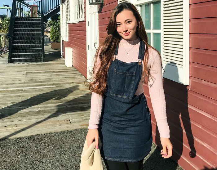 Asmirandah tampil fashionable saat liburan di luar negeri