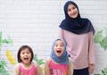 Bak Orang Dewasa, Begini Jadinya Saat Putri Zaskia Mecca Saling Dandani Satu Sama Lain!