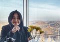 Biasa Tampil Seksi, Cita Citata Tampil Anggun Dalam Balutan Hijab