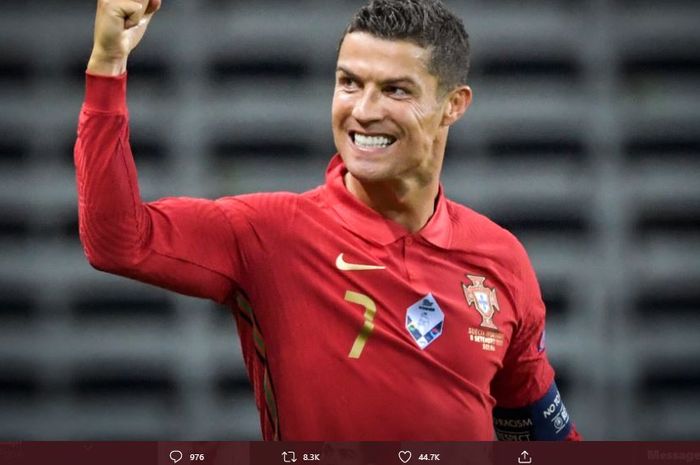 Cristiano Ronaldo merayakan golnya ke gawang Swedia dalam ajang UEFA Nations League, Selasa (8/9/2020).