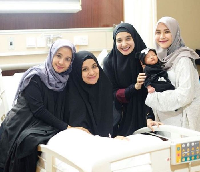 Laudya Cynthia Bella dan sahabatnya