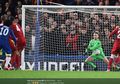 Alisson Becker Cedera, Berkah Bagi Kiper Cadangan Liverpool di Liga Champions