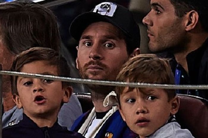 Lionel Messi kerap dikritik oleh anak-anaknya jika gagal mencetak gol atau membantu Barcelona meraih kemenangan.