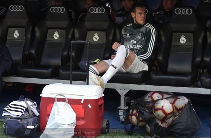 Gareth Bale di bangku pemain cadangan Real Madrid.