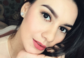 Tiru Gaya Makeup Irish Bella dengan Lipstick Lokal Warna Pink Fuschia