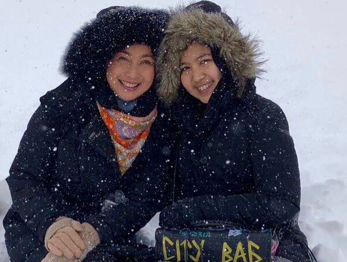 5 Potret Cantik Putri Desy Ratnasari yang Disebut Dekat dengan Irwan Mussry c