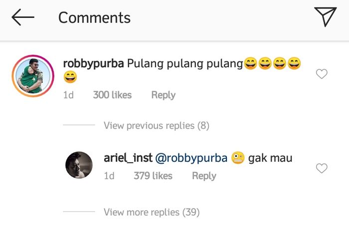 Robby Purba mengomentari postingan Ariel Noah.