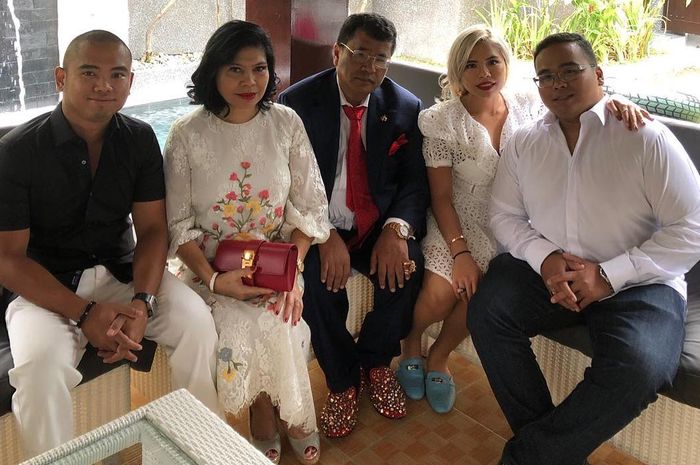 Hotman Paris kembali tidur bareng istri setelah 10 tahun
