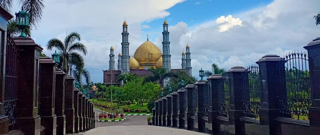 Kemegahan masjid Kubah Emas