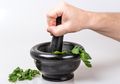 7 Manfaat Kesehatan Daun Peterseli Jika Rajin Dikonsumsi, Salah Satunya Berat Badan Turun!