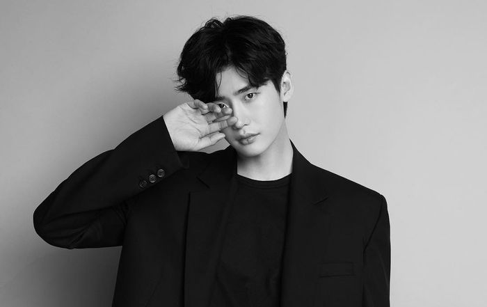 Lee Jong Suk
 