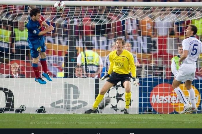 Lionel Messi mencetak gol lewat sundulan dalam partai final Liga Champions 2009 antara Barcelona kontra Manchester United.