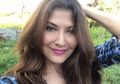 Tamara Bleszynski Unggah Foto Gunakan Sling Penyangga, Instagramnya Ramai Doa Warganet!