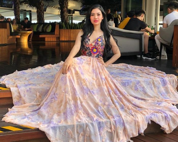 Della Perez liburan ke seminyak Bali