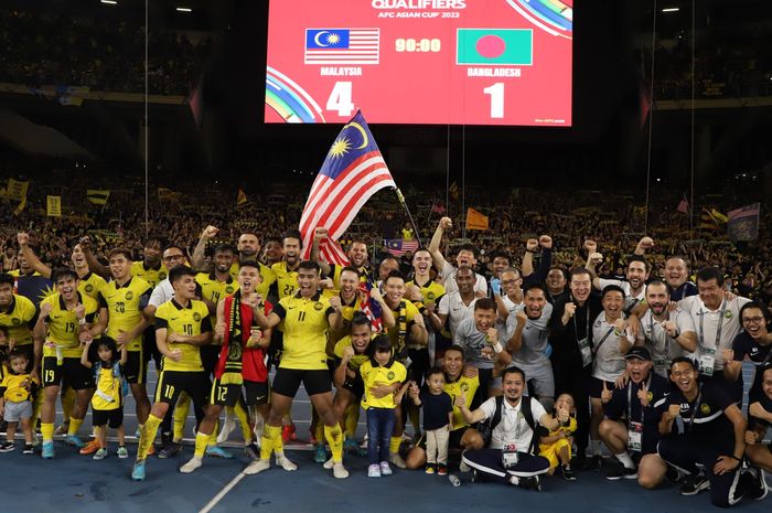Perayaan Timnas Malaysia usai lolos ke Piala Asia 2023 setelah kalahkan Bangladesh dengan skor 4-1 di Stadion Bukit Jalil, Kuala Lumpur