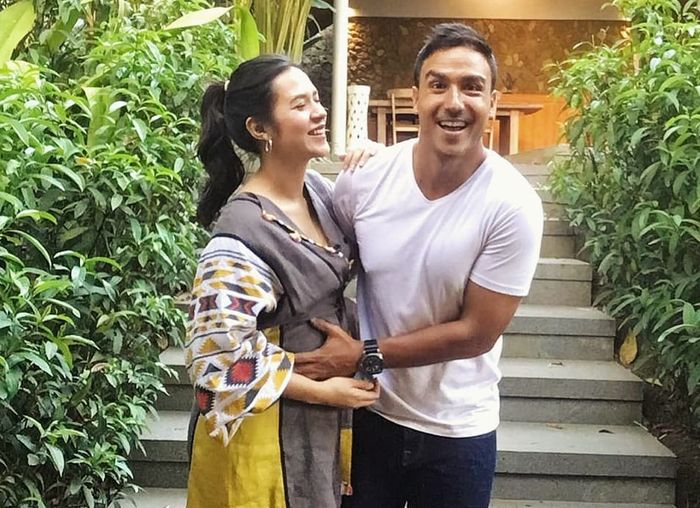Foto Raisa Menggendong Bayi Tersebar, Terungkap Jenis Kelamin Anak Pertamanya Dengan Hamish Daud