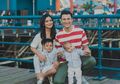 Titi Kamal Izin Honeymoon Pada Putra Sulungnya Sampai Menangis, Ekspresi Sang Adik Justru Bikin Gemas