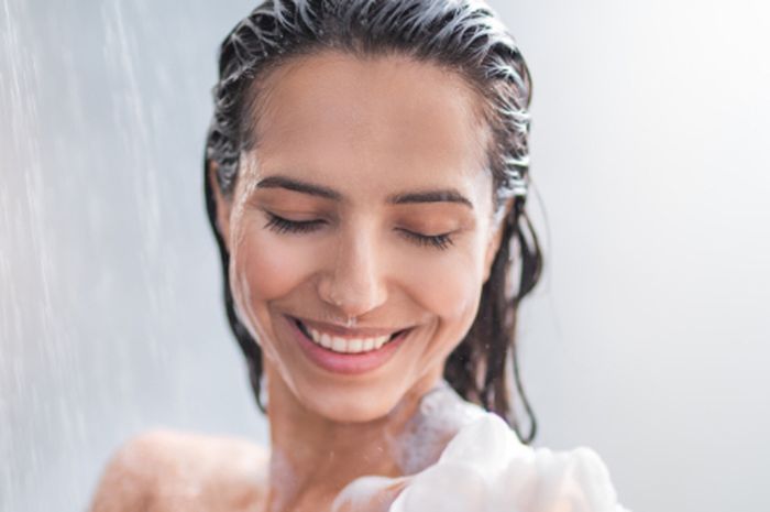 Rekomendasi sabun mandi cair yang dipercaya dapat mencerahkan kulit tubuh yang kusam