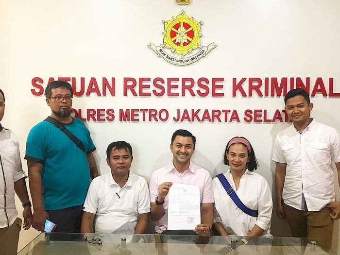 Anjasmara resmi laporkan pelaku penghina istrinya ke polisi