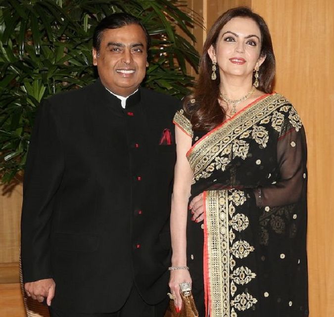 Mukesh Ambani dan istrinya, Nita
